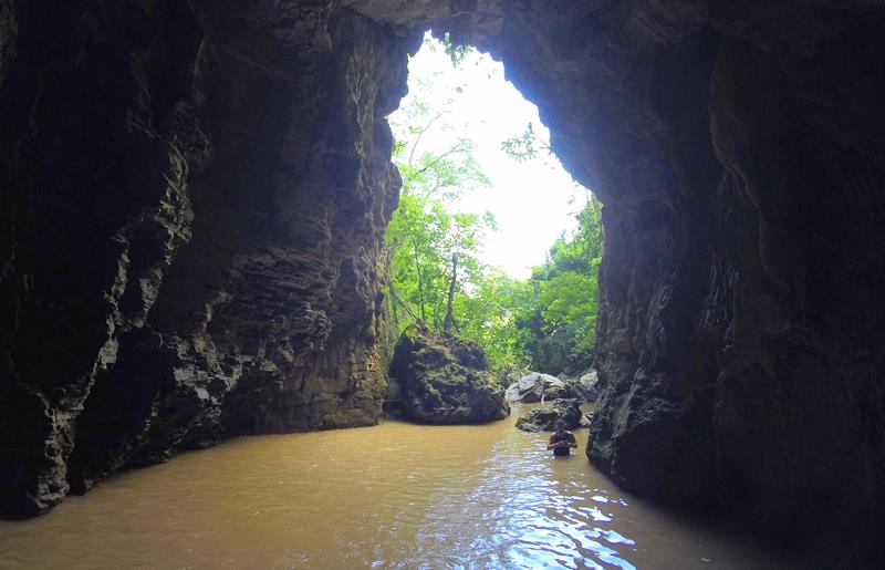 poco caverna lapa do penhasco