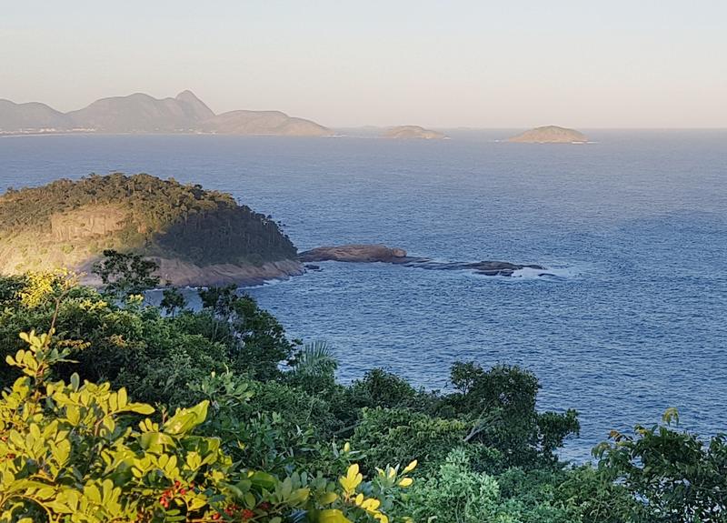 ilhas vistas do forte do leme