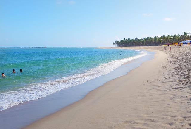 Praia do Gunga antes do voo de paramotor