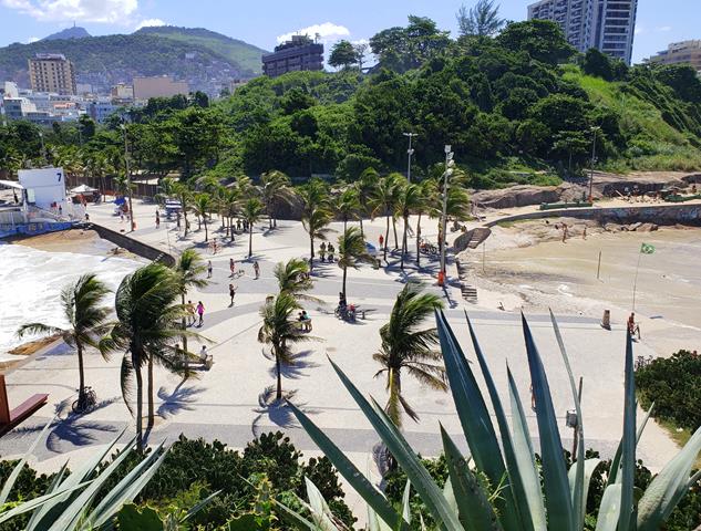 Praia do Diabo pracinha 