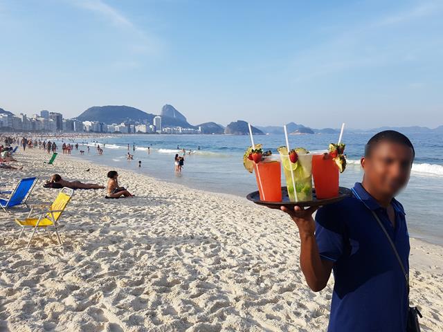 Caipirinha na praia de Copacabana