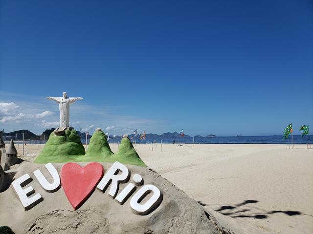 Esculturas na areia