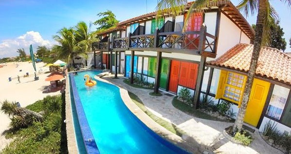 Chez Pitu Praia Hotel colorido em buzios
