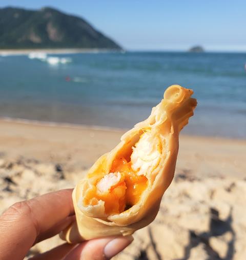 Pastel de camarão da El Shaday