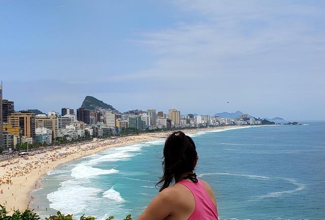 Penhasco dois irmãos vista orla