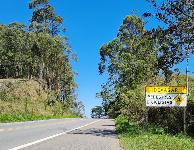 Placas para respeitar o ciclista em Cunha