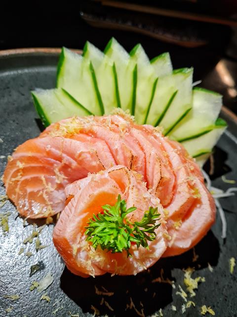 sashimi de salmão