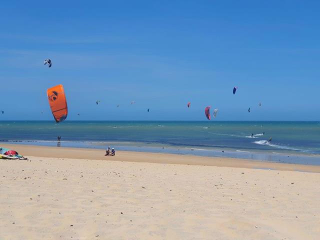 Melhores lugares para praticar kitesurf no Brasil