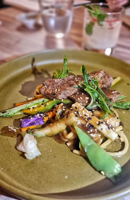 Yakisoba com mignon do Kinjo Nikkei